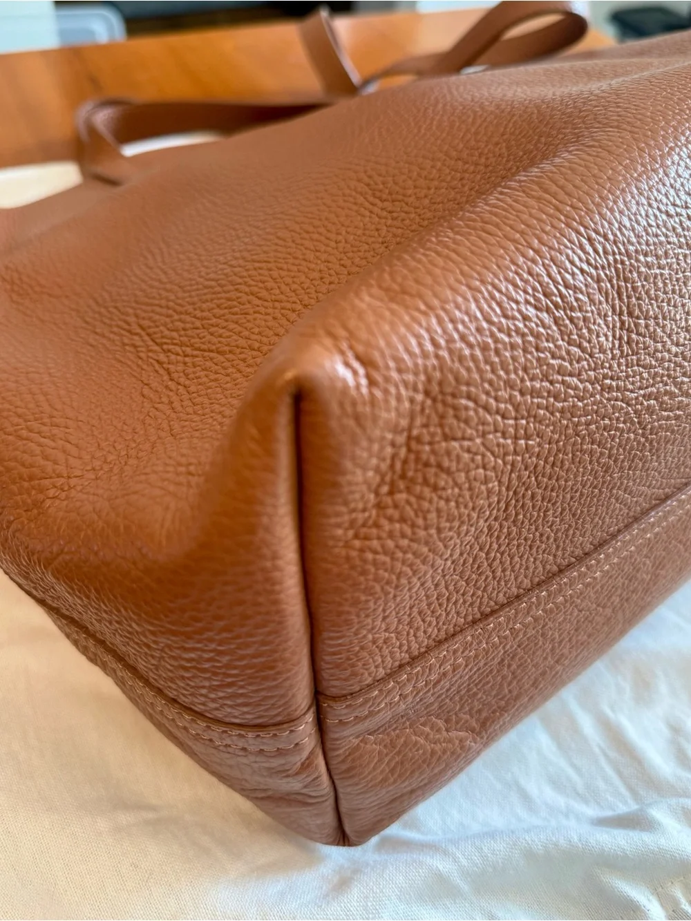 Cuyana Classic Structured Tote in Caramel - Picture 10 of 14